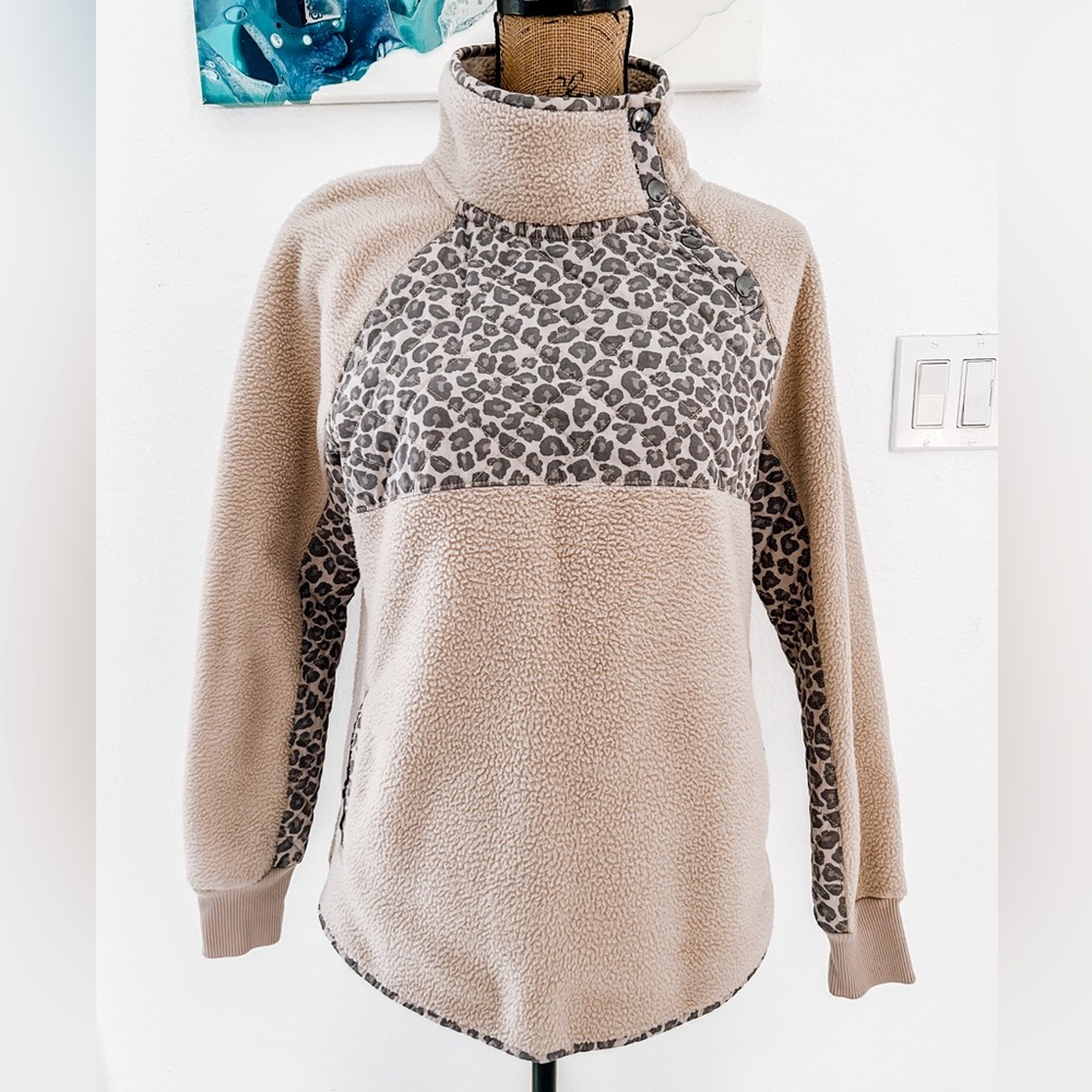 Abercrombie & Fitch Snapped Pullover